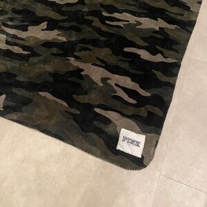 VS Pink Camo Blanket